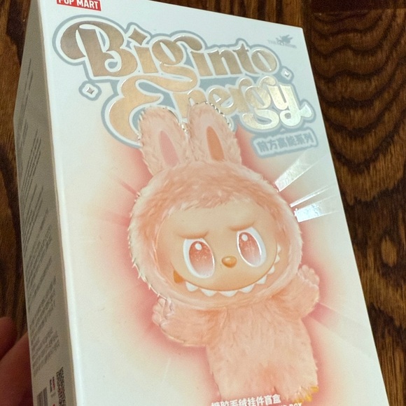 Pop Mart Labubu Big Into Energy Surprise Box with Shirt - Picture 2 of 10